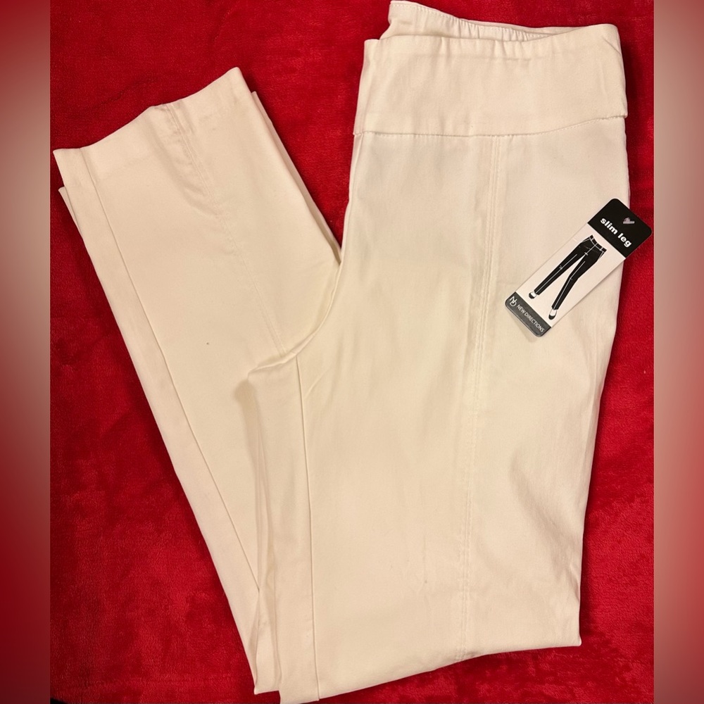 Slim leg women’s pants • Size 10P • color “snow”